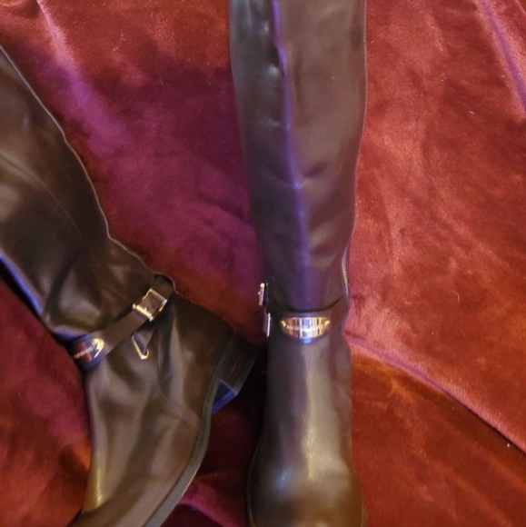 Micheal Kors Boots - Picture 5 of 5